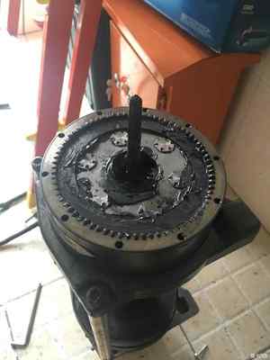 白暢安裝WARN絞盤及絞盤的維護(hù)保養(yǎng) 清潔用金屬墊的要點